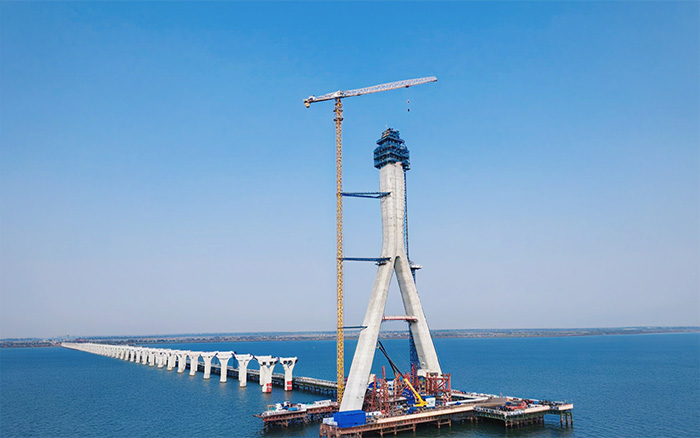 硬核實力 | 徐工塔機助建松花江特大橋備用航道橋