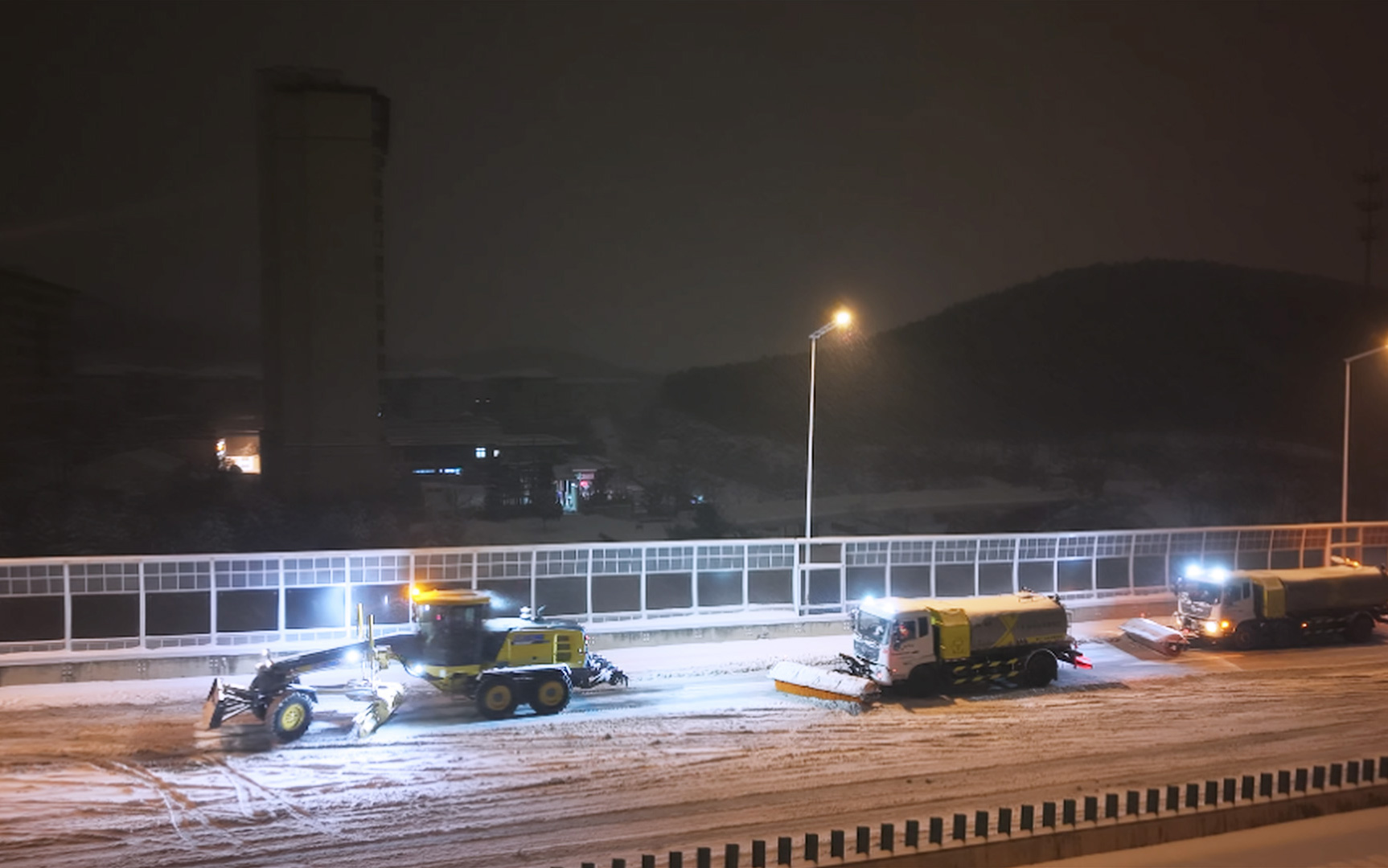 徐工除雪設(shè)備浴