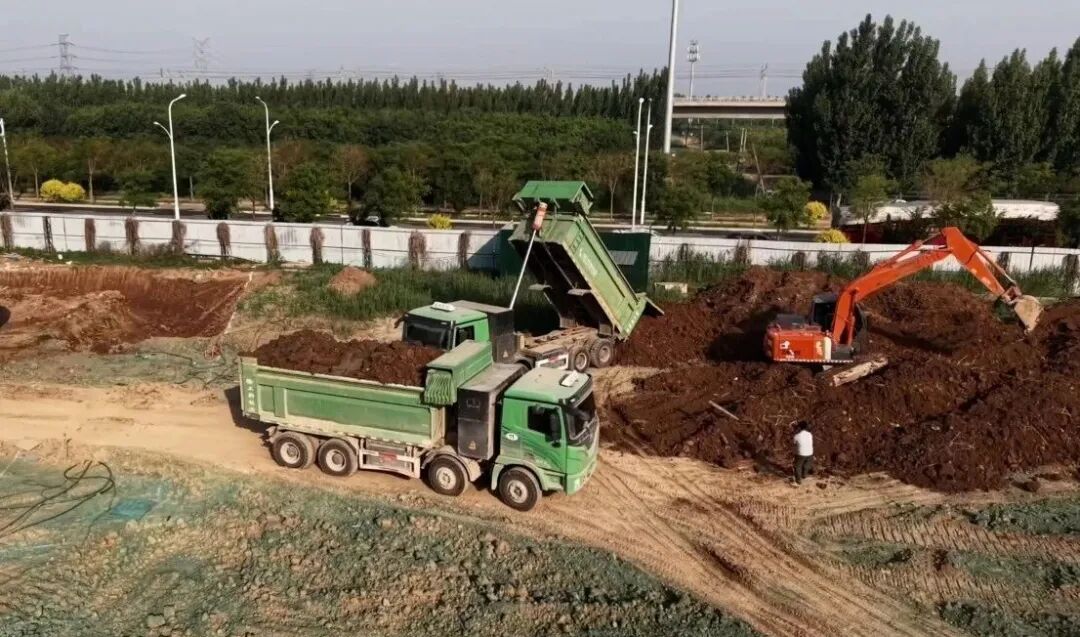 “出了名的皮實”！華北城建物流大客戶點贊徐工新能源自卸車