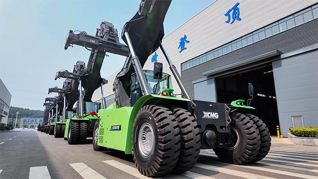 成套化港機(jī)批量發(fā)運(yùn)印尼，賦能碼頭綠色升級(jí)
