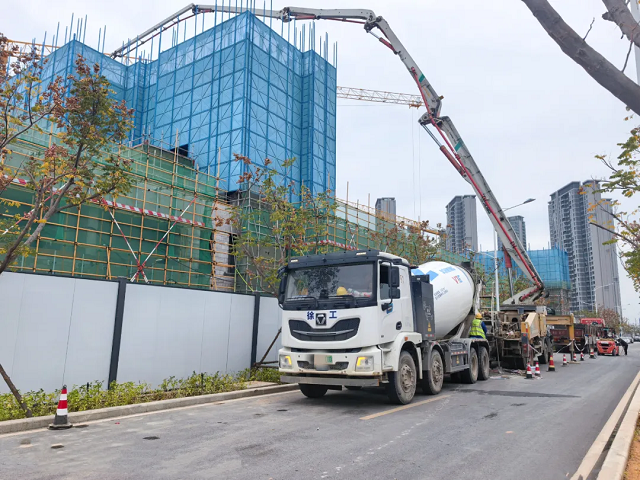 全域交付進行時→徐工新能源攪拌車“火力全開”